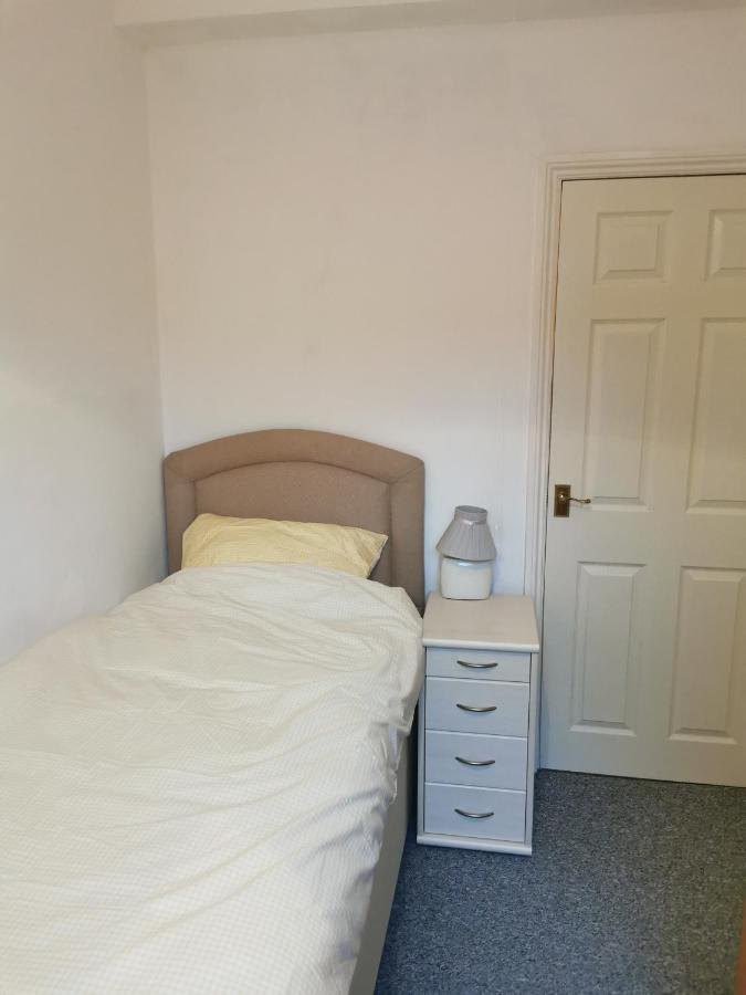 Parkside House 3 Bedroom 2 Bathroom. Parking. Barrow-in-Furness Exterior photo